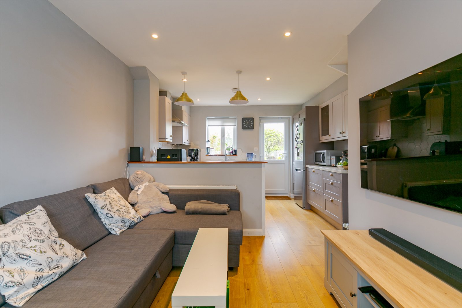 2 Atherton Close, Shalford, Guildford Chantries & Pewleys