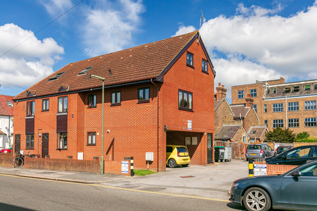 Bayliss Court, Guildford