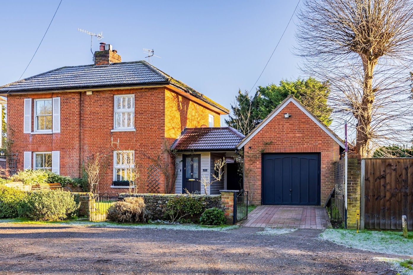 Horsham Road, Shalford, Guildford GU4