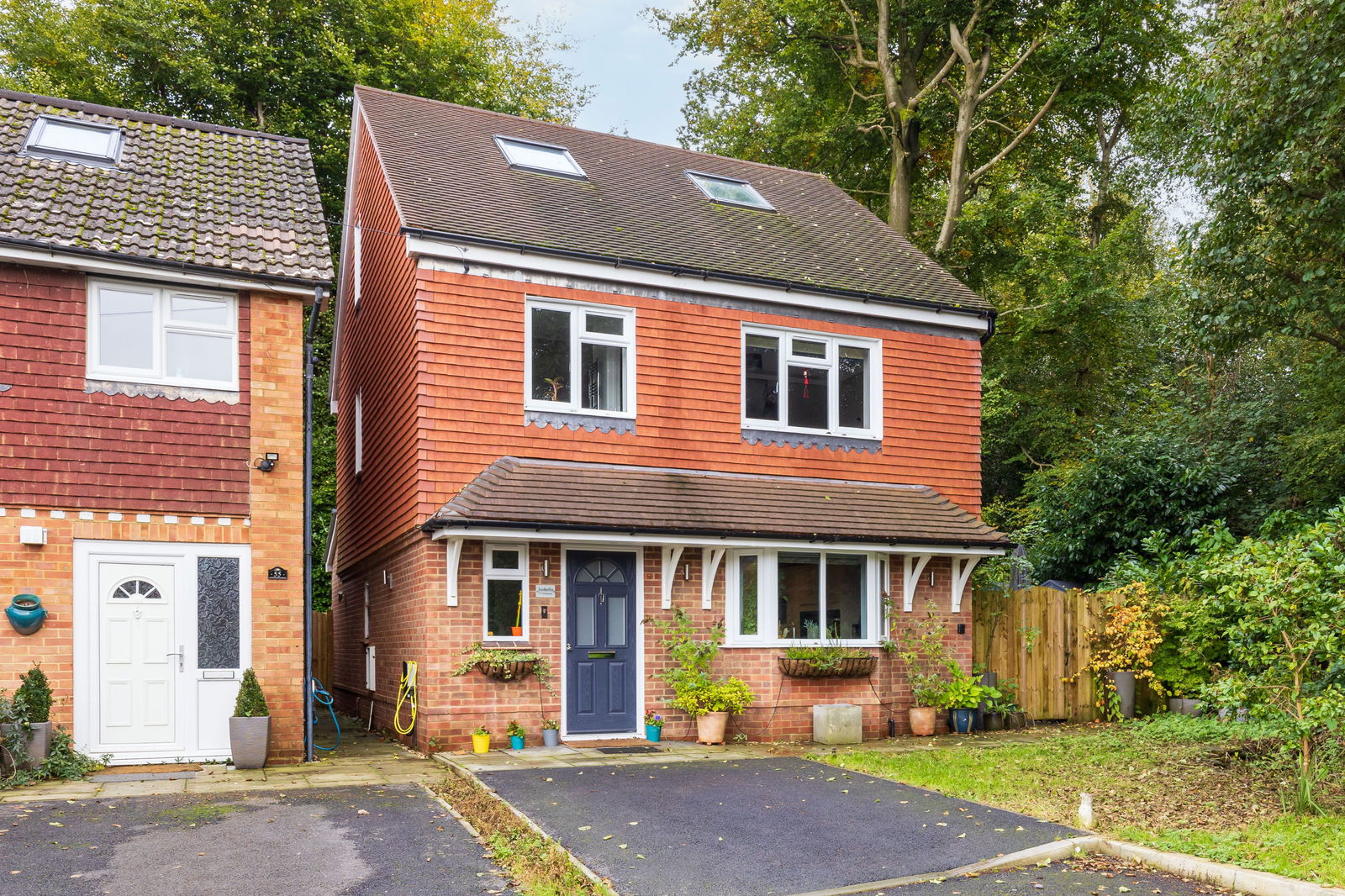 Hullmead, Shamley Green GU5