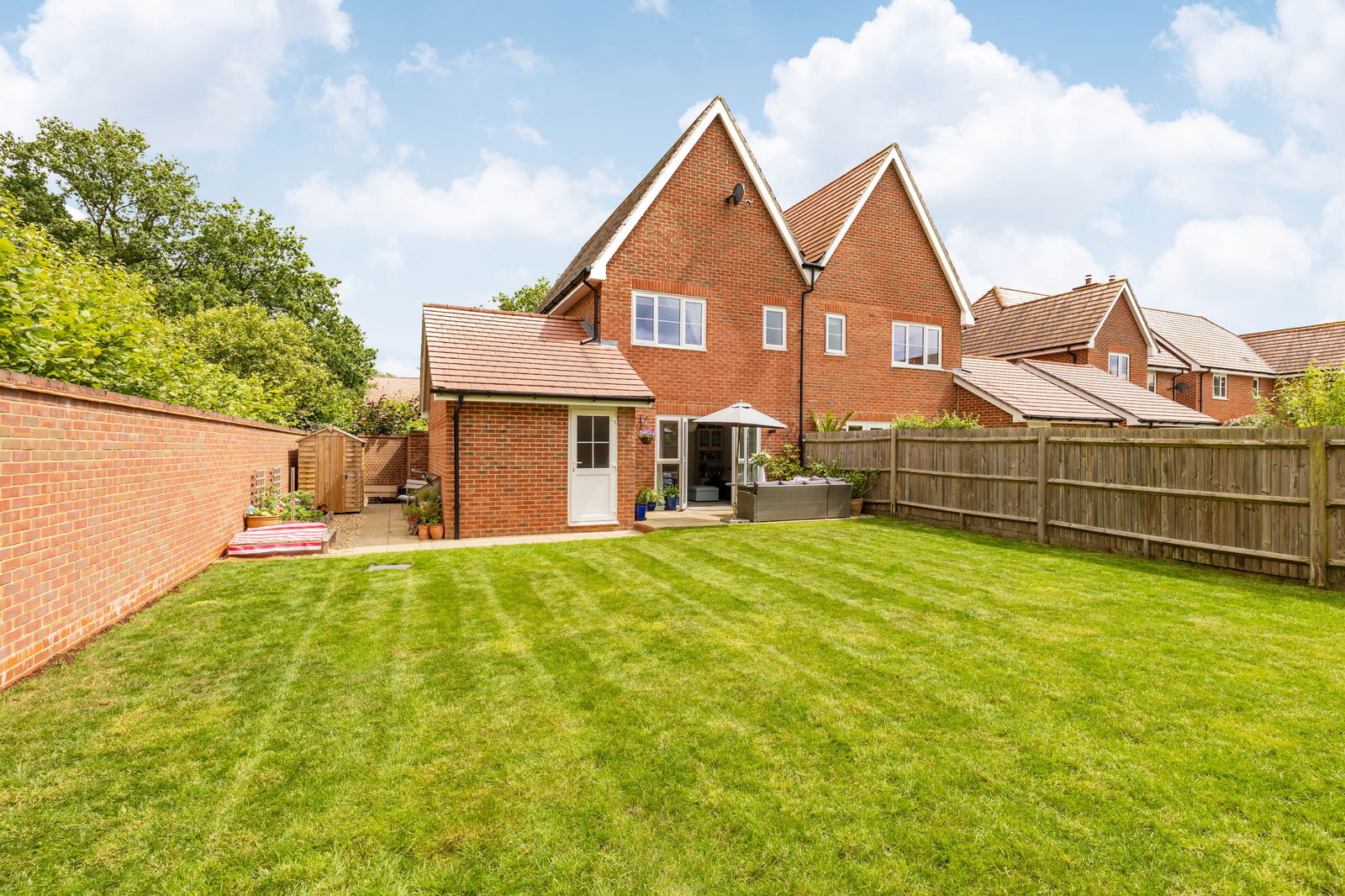 Exmoor Drive, Cranleigh, GU6