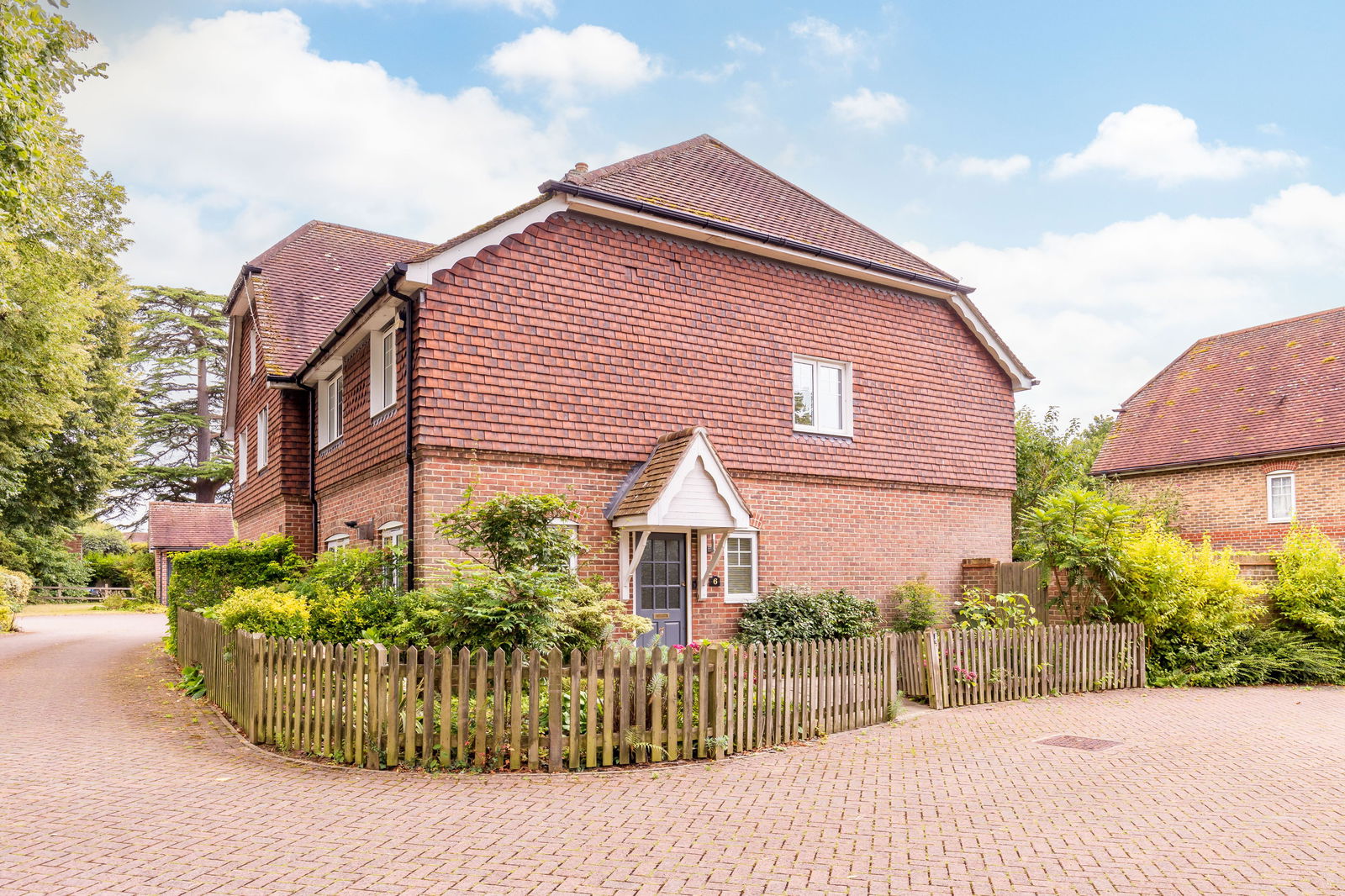 Holbrook Close, Shalford, Guildford, GU4