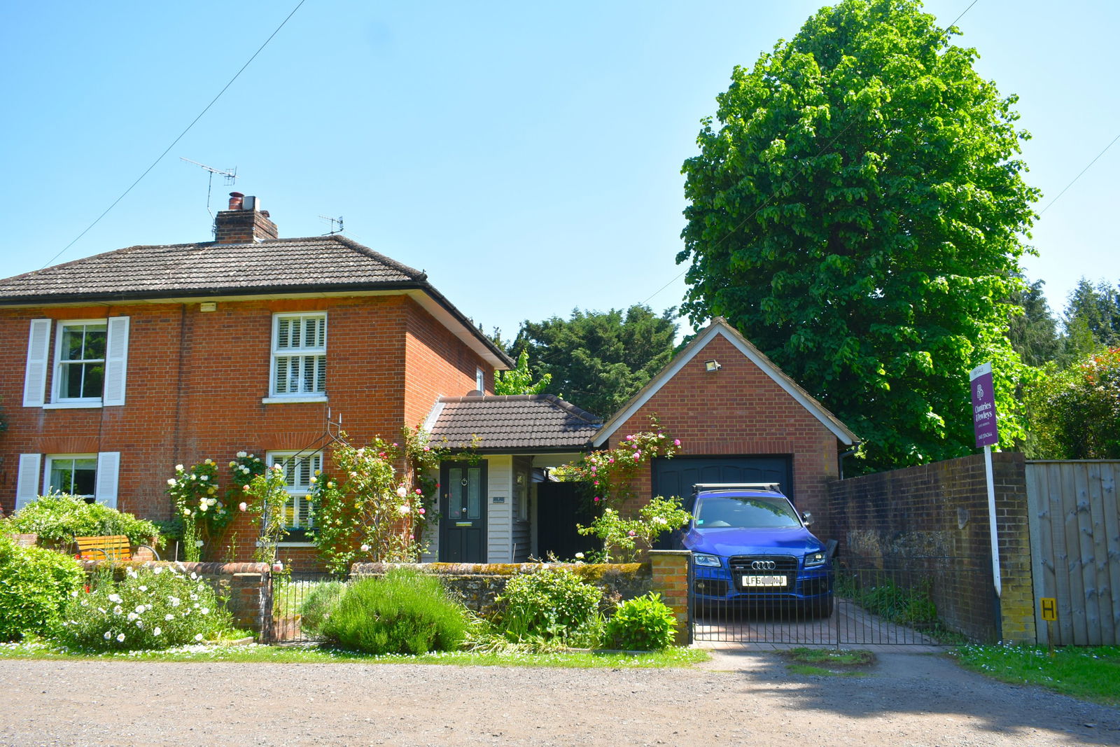 Horsham Road, Shalford, Guildford GU4