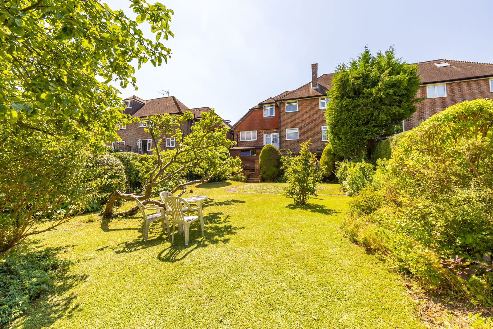 Pewley Way, Guildford, GU1