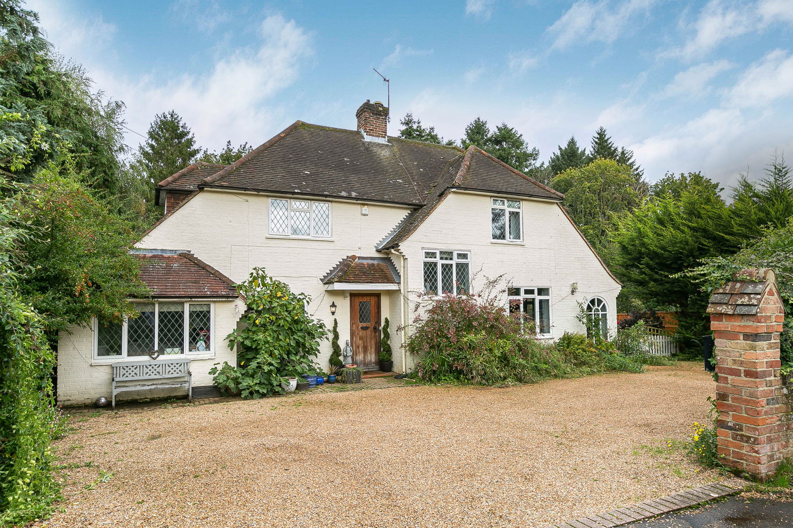 Roseacre Gardens, Chilworth, Guildford GU4