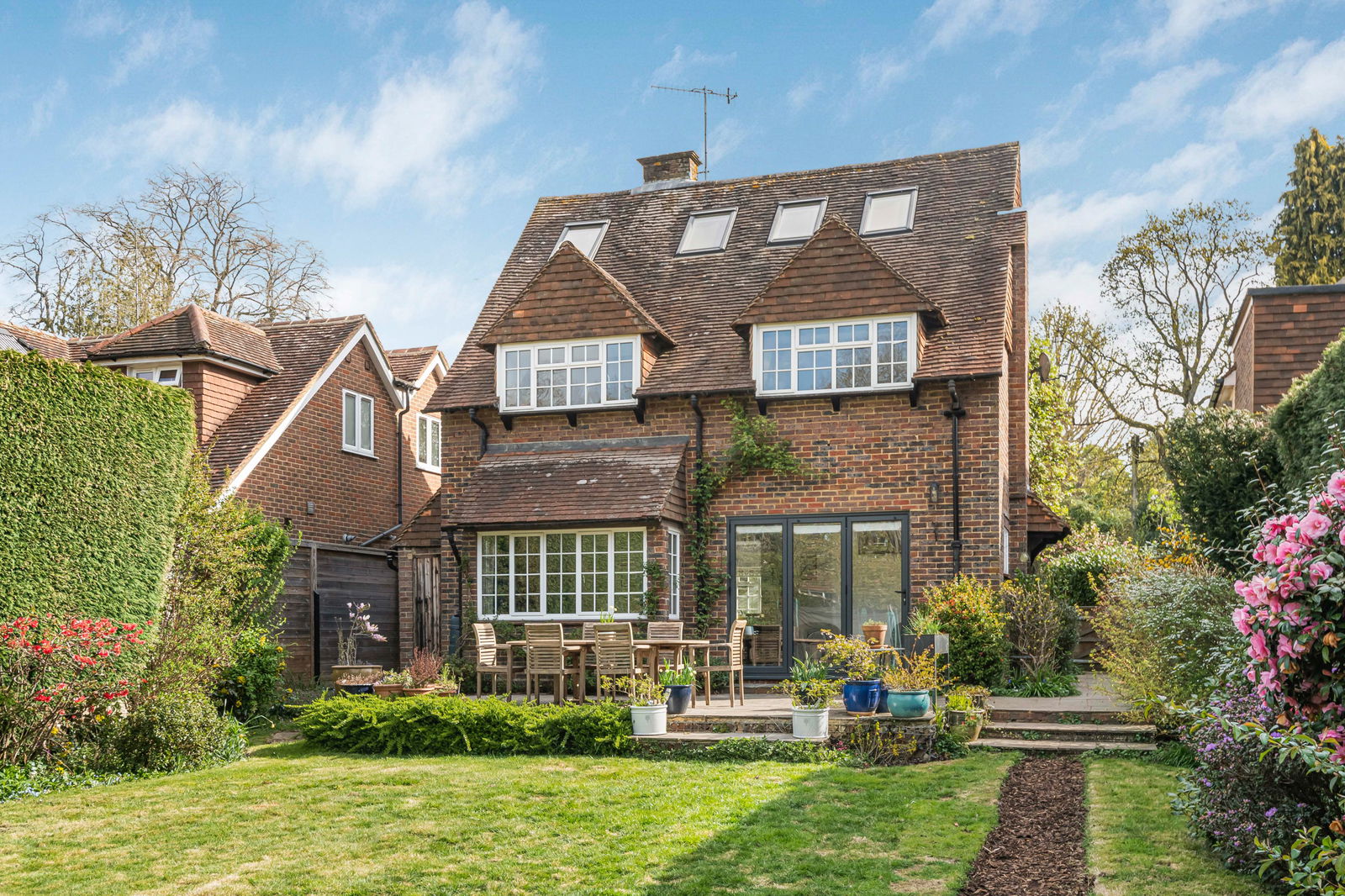 Guildford Road, Shamley Green, GU5