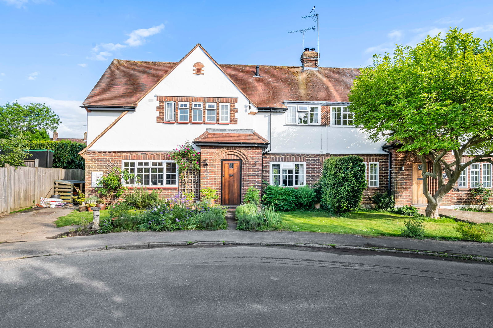 Hawthorne Way, Burpham, GU4
