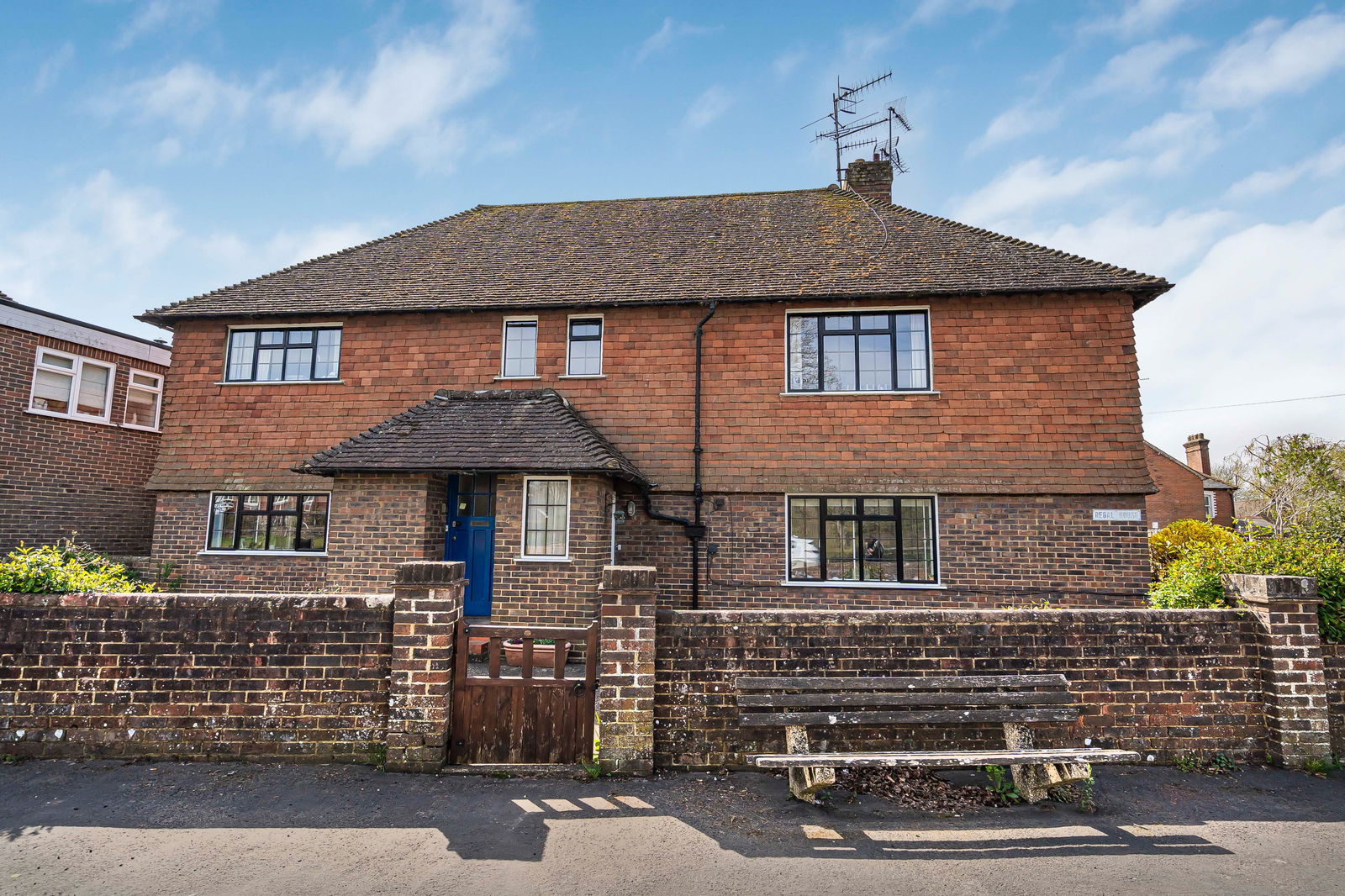 St. James’s Place, Cranleigh, GU6 8RS
