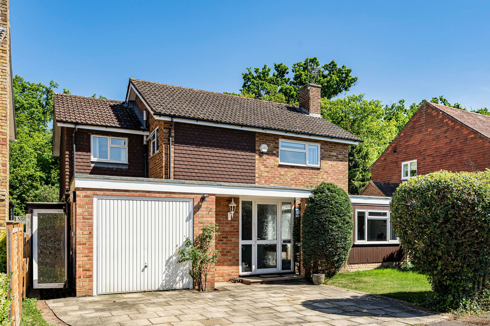 Gosden Hill Road, Burpham, GU4