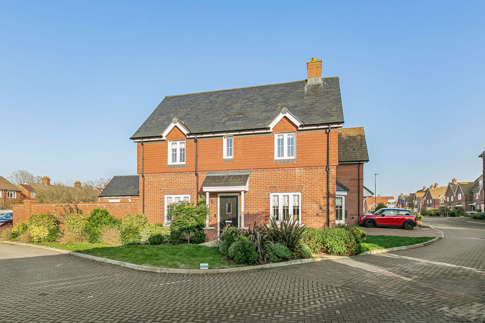 Hewitts Road, Cranleigh, GU6
