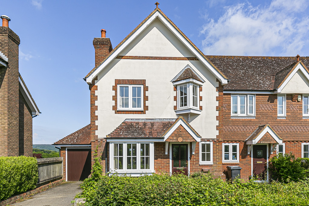 24 Larkfield, Ewhurst, Cranleigh