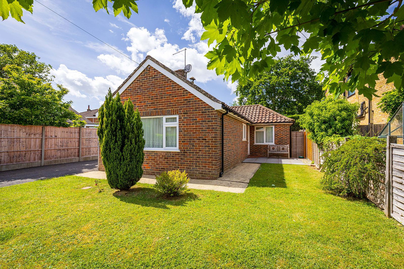 St. Nicolas Close, Cranleigh, GU6