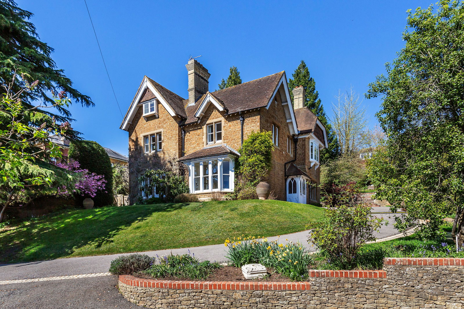 Guildown Road, Guildford, GU2