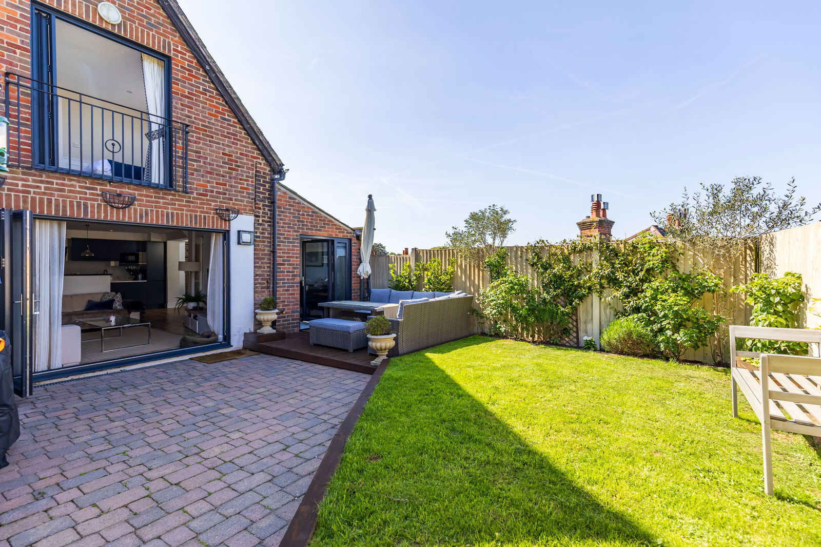 Mareschal Road, Guildford, Surrey, GU2