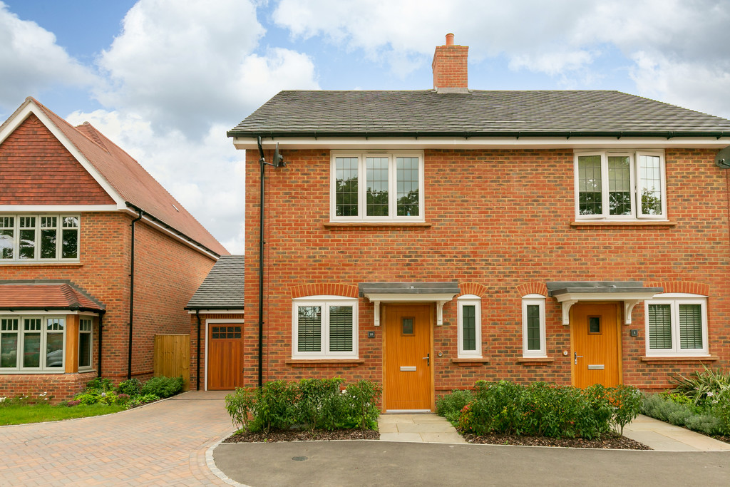 Thatcher Grove, Cranleigh Village