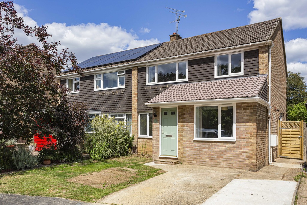 87 Cranleigh Mead, Cranleigh