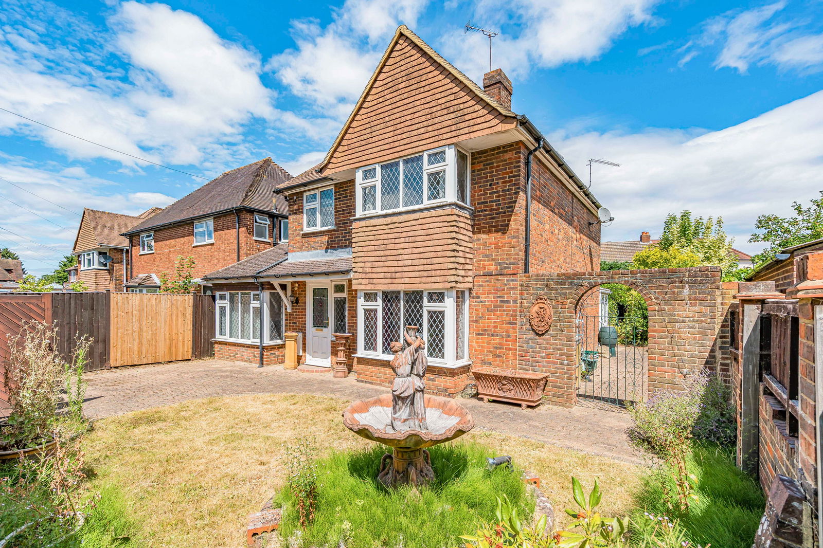 Aldershot Road, Guildford, GU2 8BL