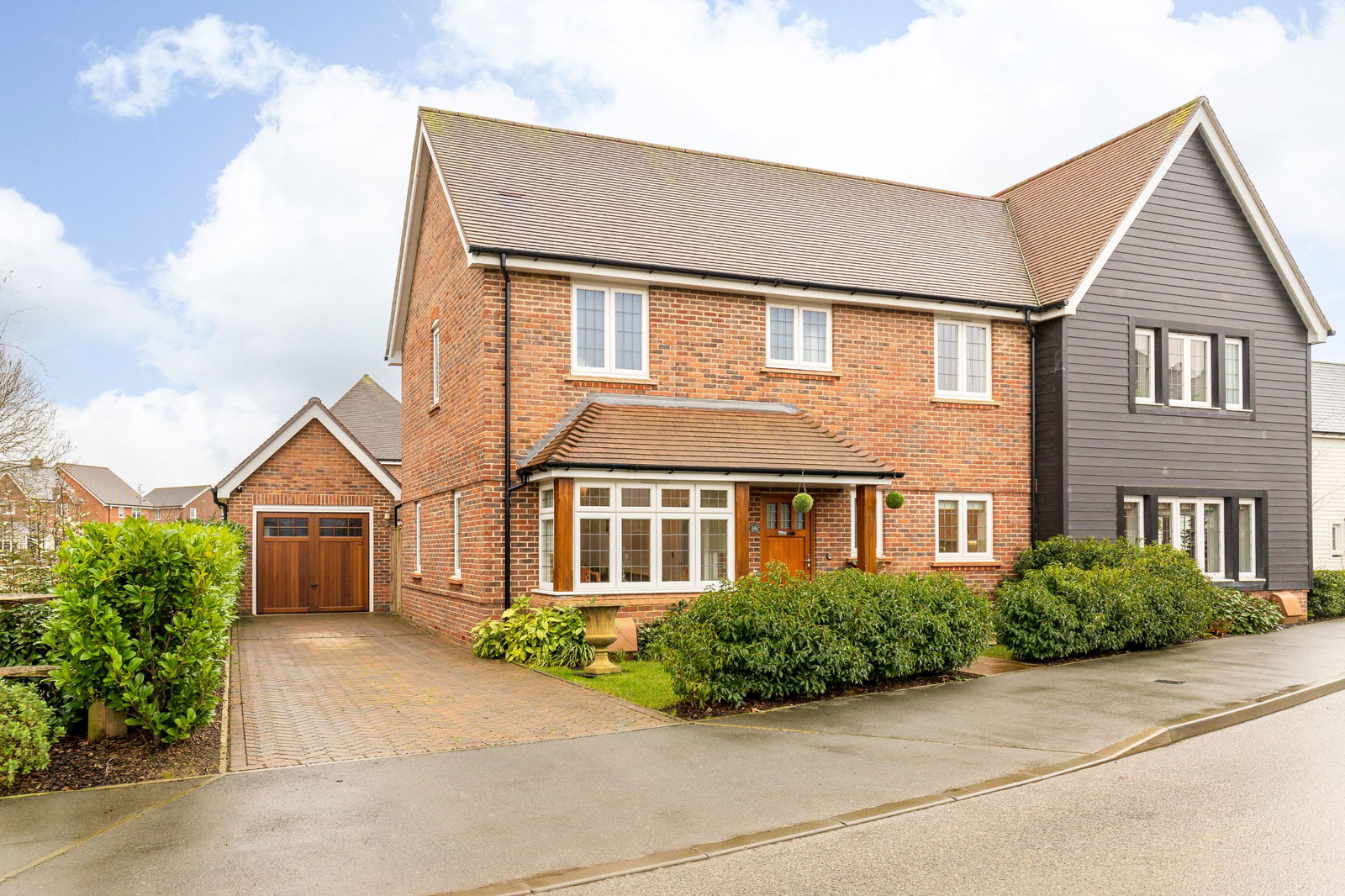 Lorimer Avenue, Cranleigh, GU6