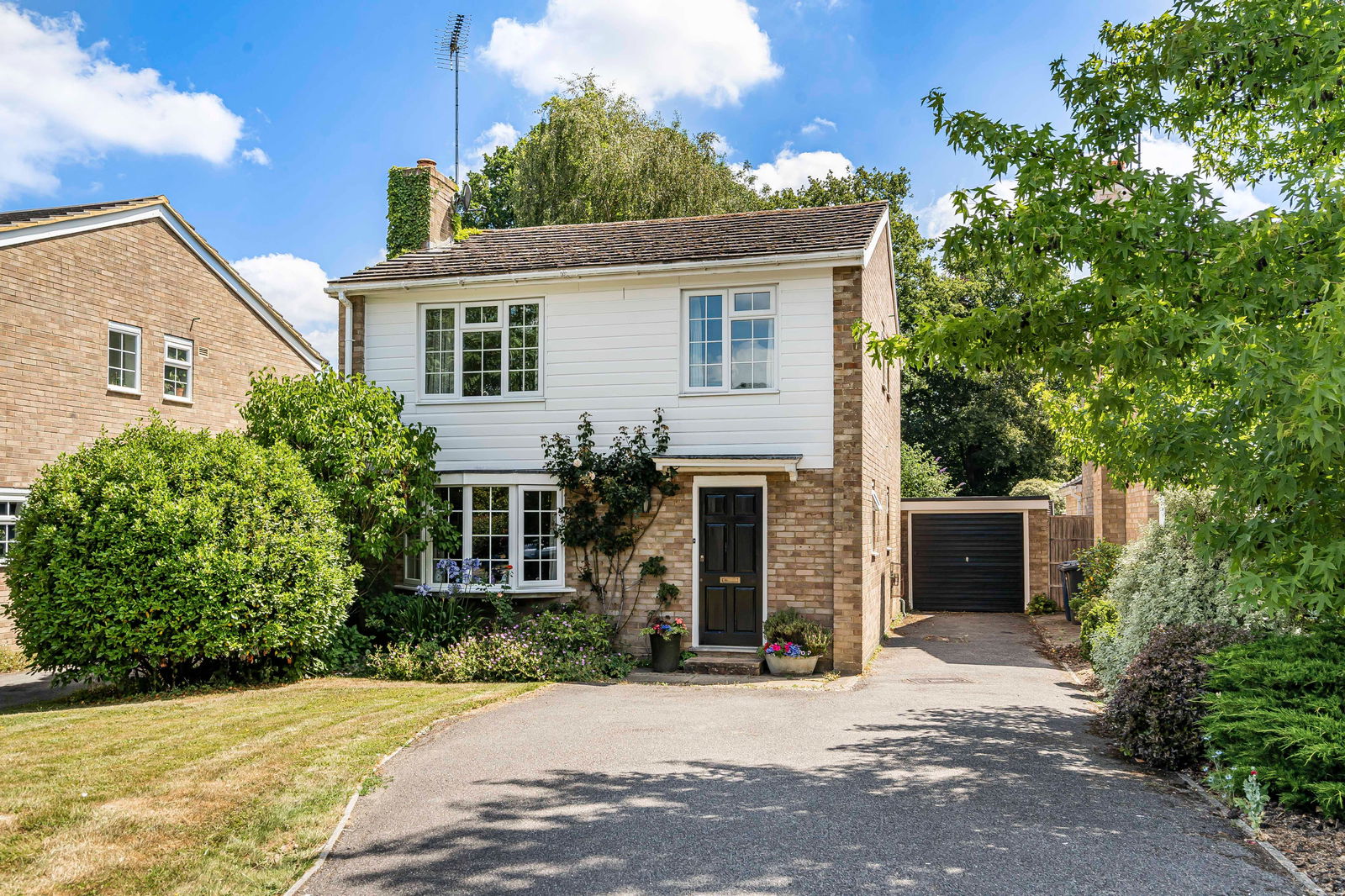 Overford Drive, Cranleigh, GU6 8BJ