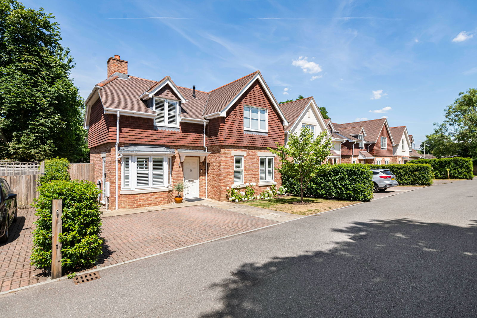 Park Drive, Bramley, GU5