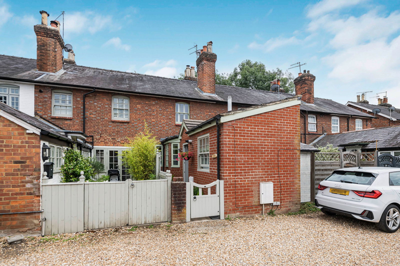 Lawnsmead, Wonersh, Guildford, Surrey, GU5 0PQ
