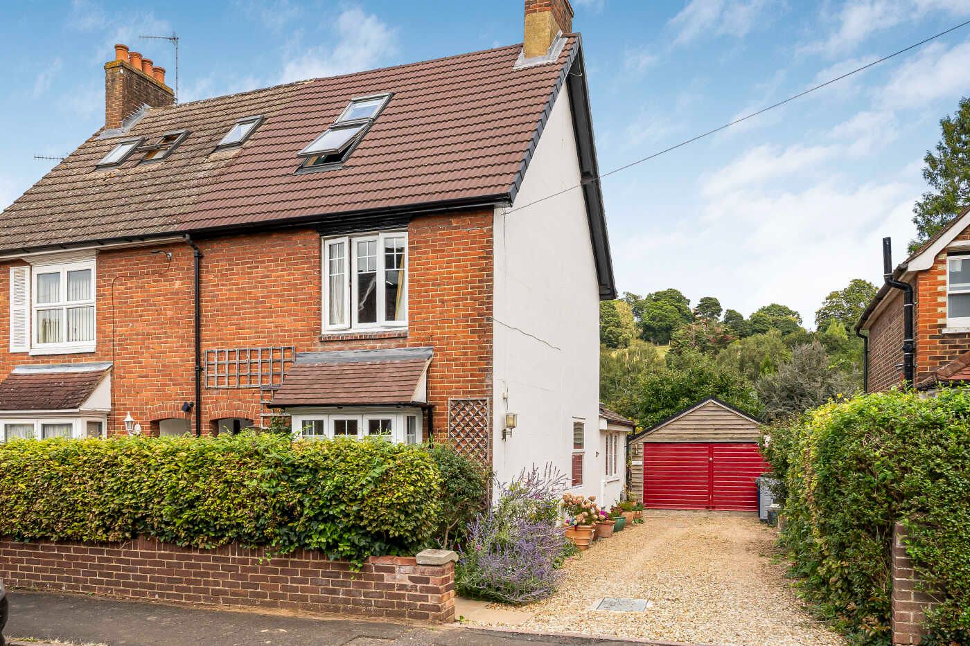 Eastwood Road, Bramley, GU5