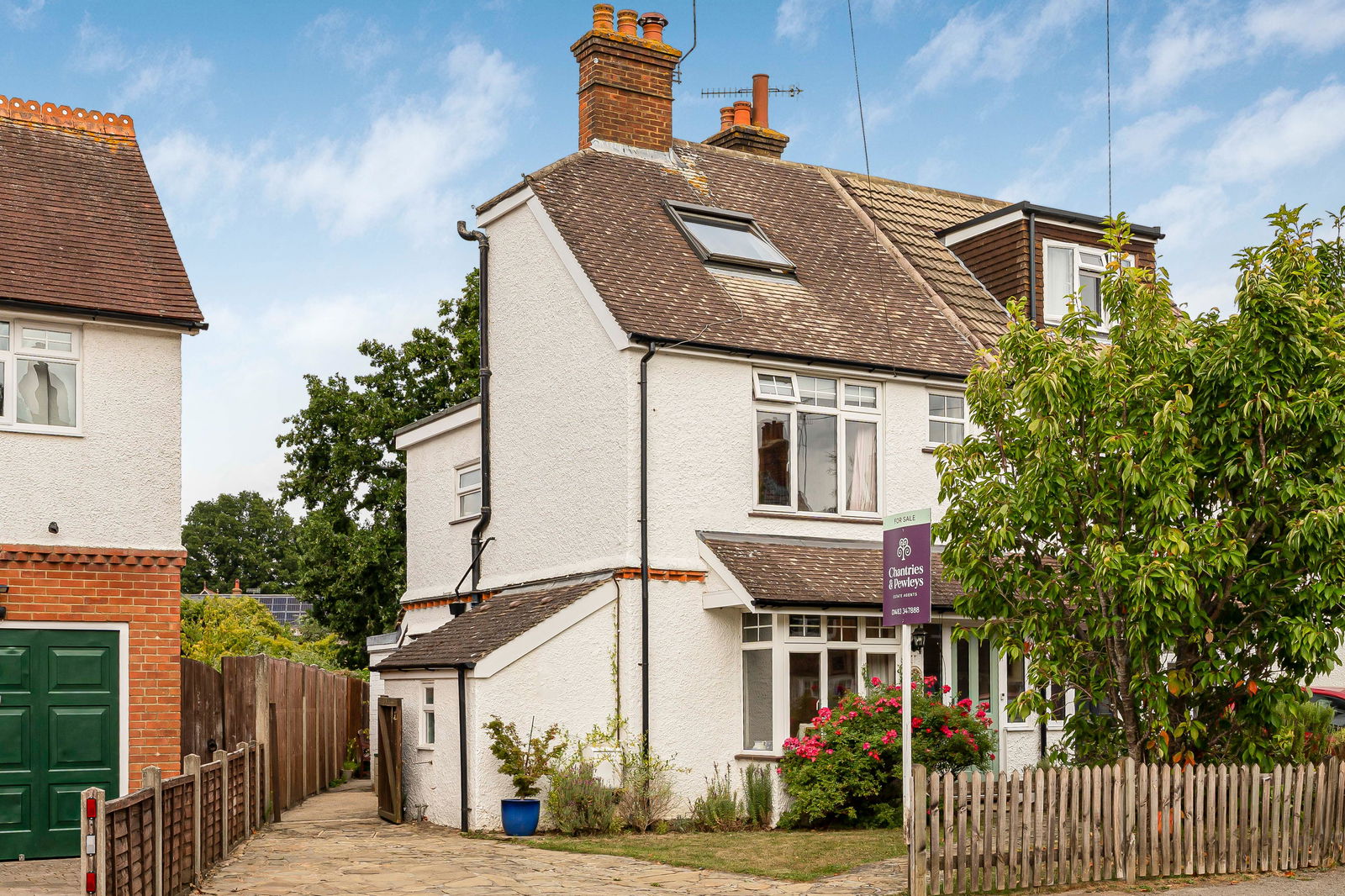 Mead Road, Cranleigh, GU6