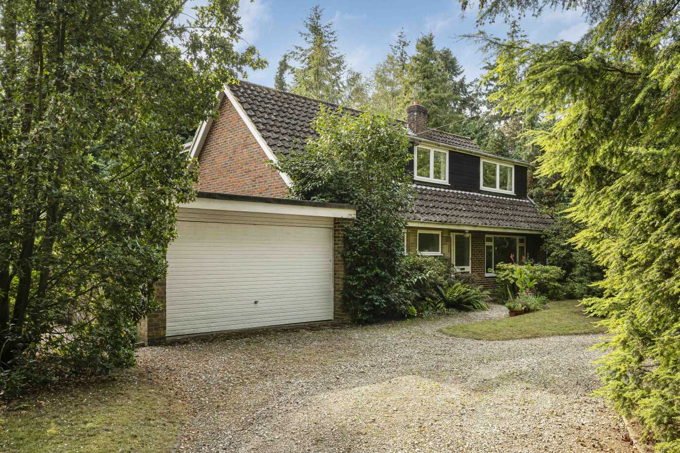 Horsham Road, Bramley, GU5