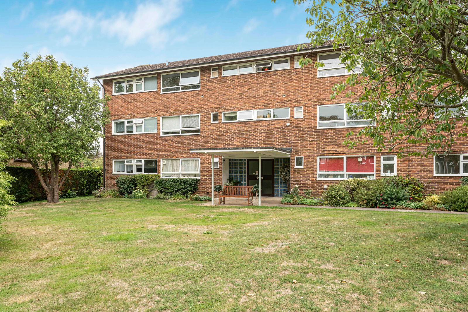 London Road, Guildford, GU1