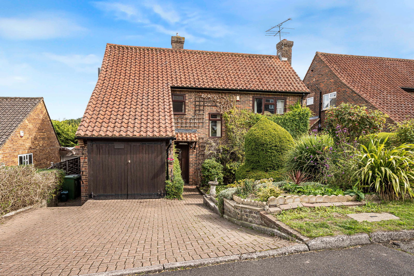 Longmead, Merrow, GU1