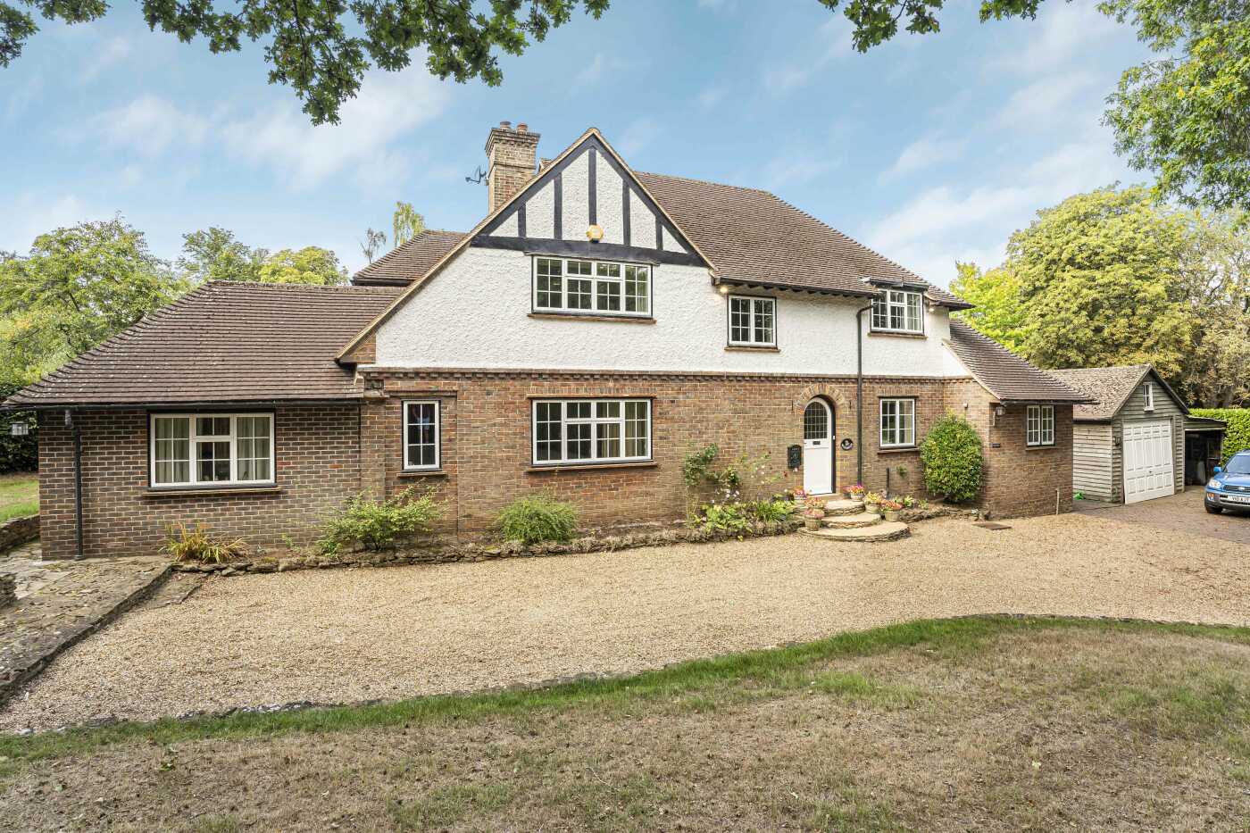 Priorsfield Road, Compton, Guildford, GU3 1DW