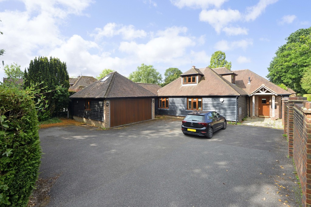 Dumbledors Guildford Road, Cranleigh