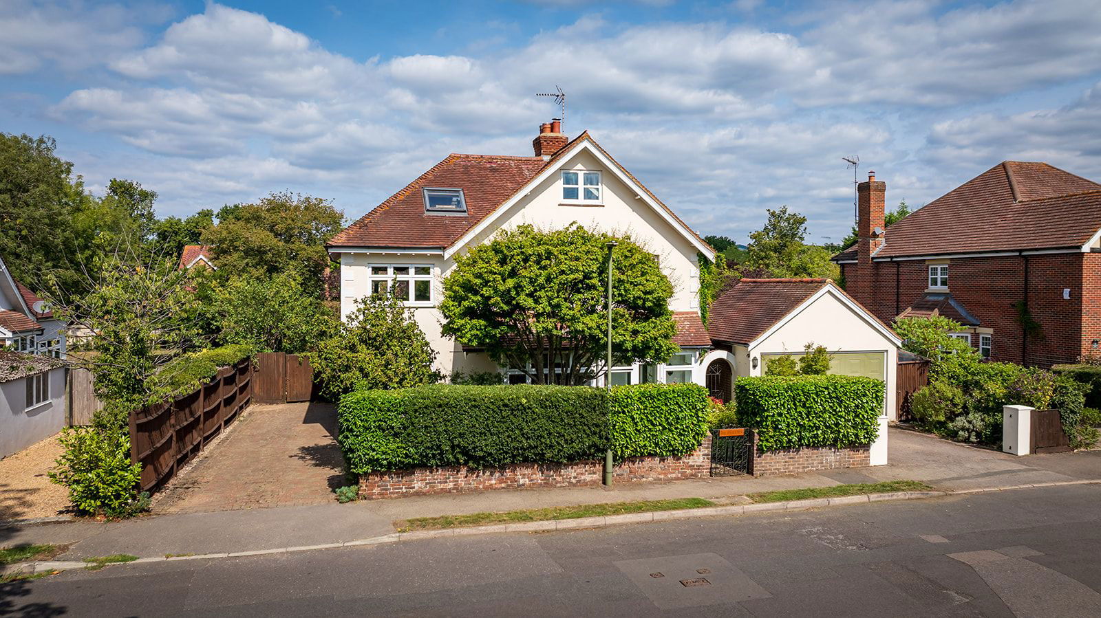 The Hollies, Avenue Road, Cranleigh, GU6 7LE