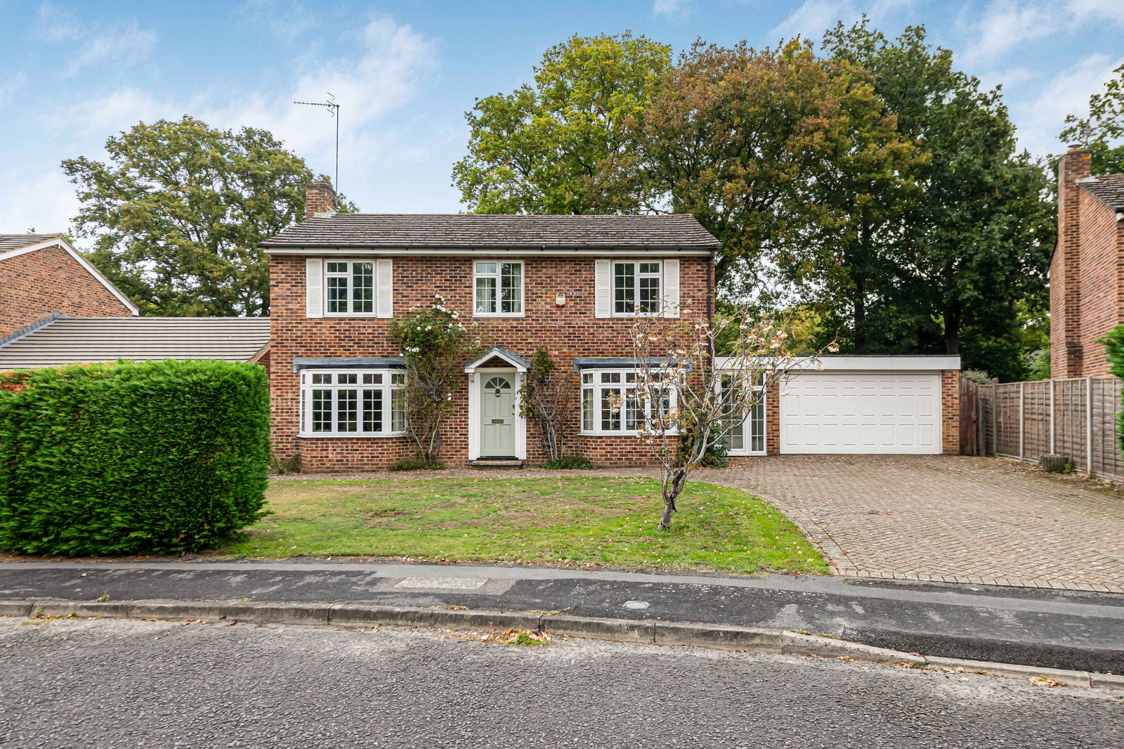 Cromwell Place, Cranleigh, GU6