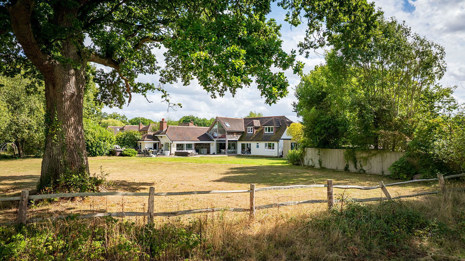 Smithwood Avenue, Cranleigh, GU6 8PS