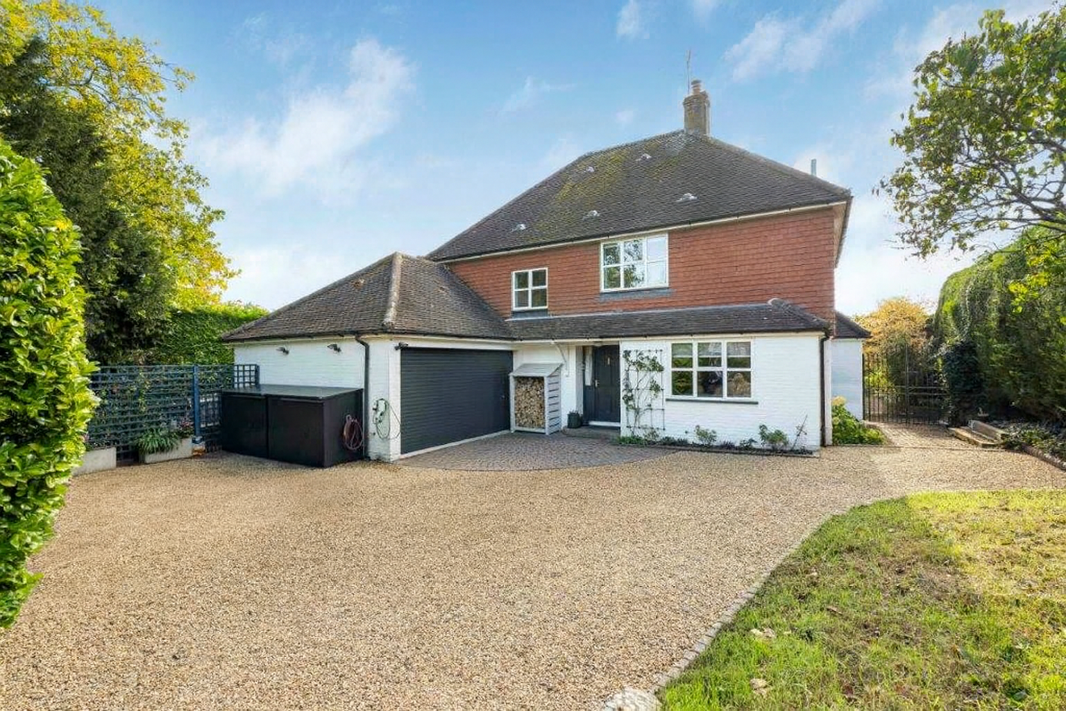 Sweetwater Lane, Shamley Green, GU5