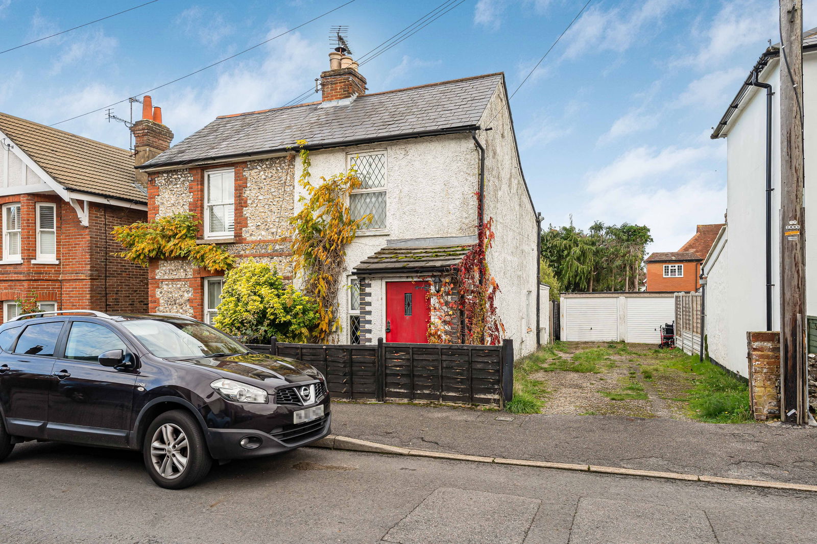 Down Road, Merrow, GU1