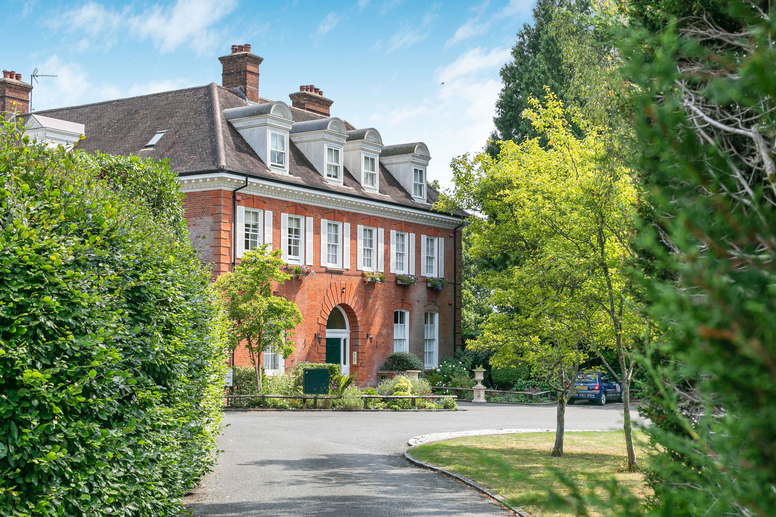 Nanhurst Park, Elmbridge Road, Cranleigh, GU6 8JX