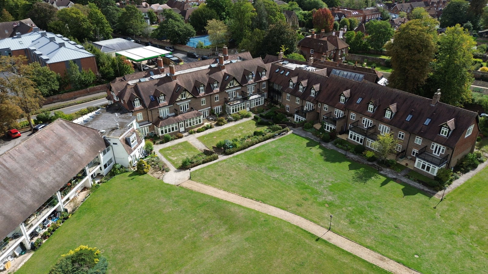 Horsham Road, Bramley, Guildford, GU5 0ES