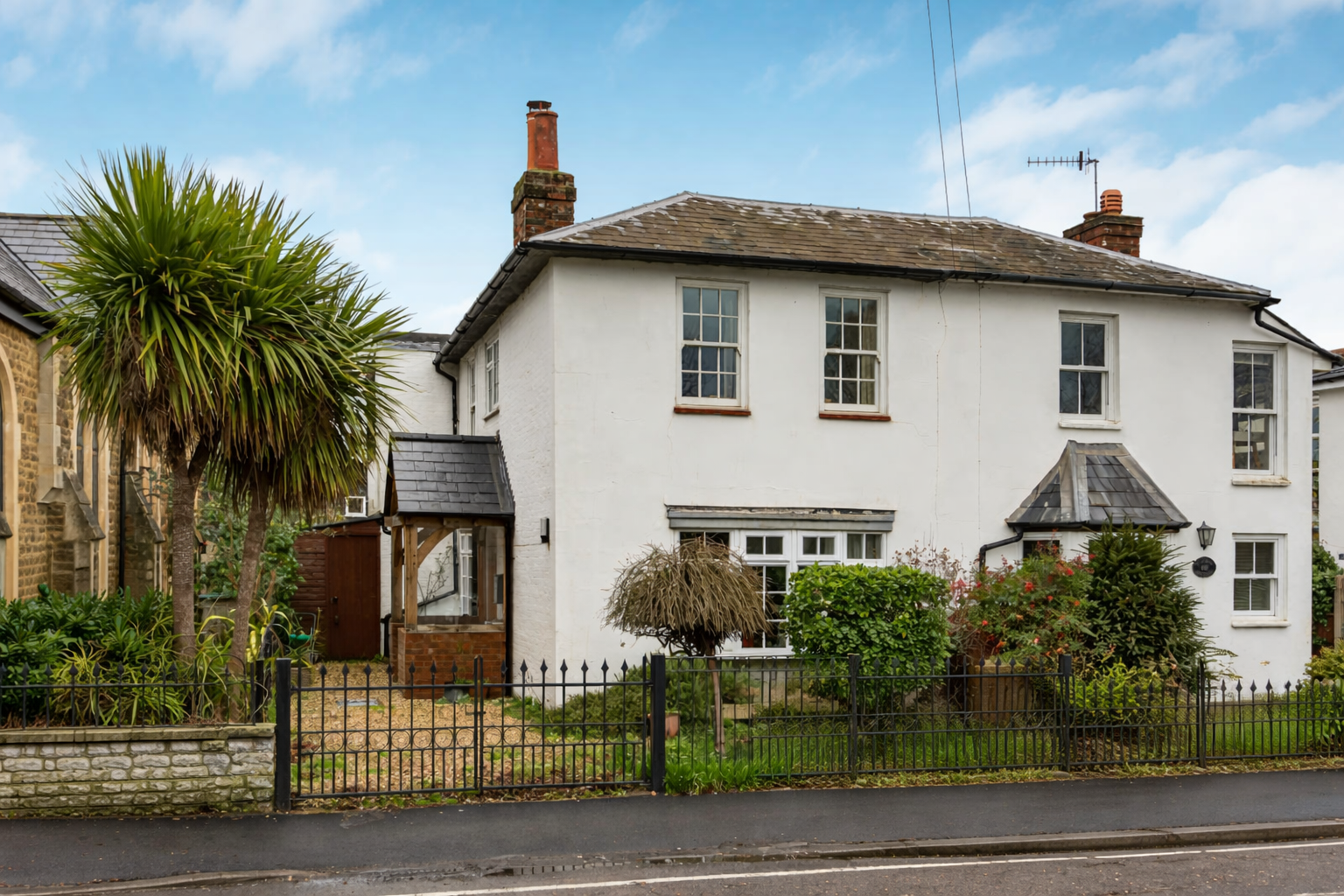 Kings Road, Shalford, Guildford, GU4 8JU